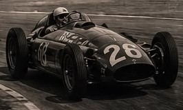 Historischer Grand-Prix-Rennwagen in voller Fahrt, Motiv aus unserer Speisekarte